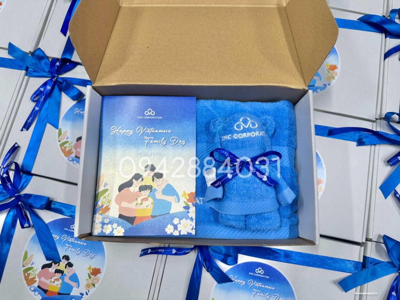 BỘ 2 KHĂN QUÀ TẶNG NGÀY GIA ĐÌNH VIỆT NAM 28/6