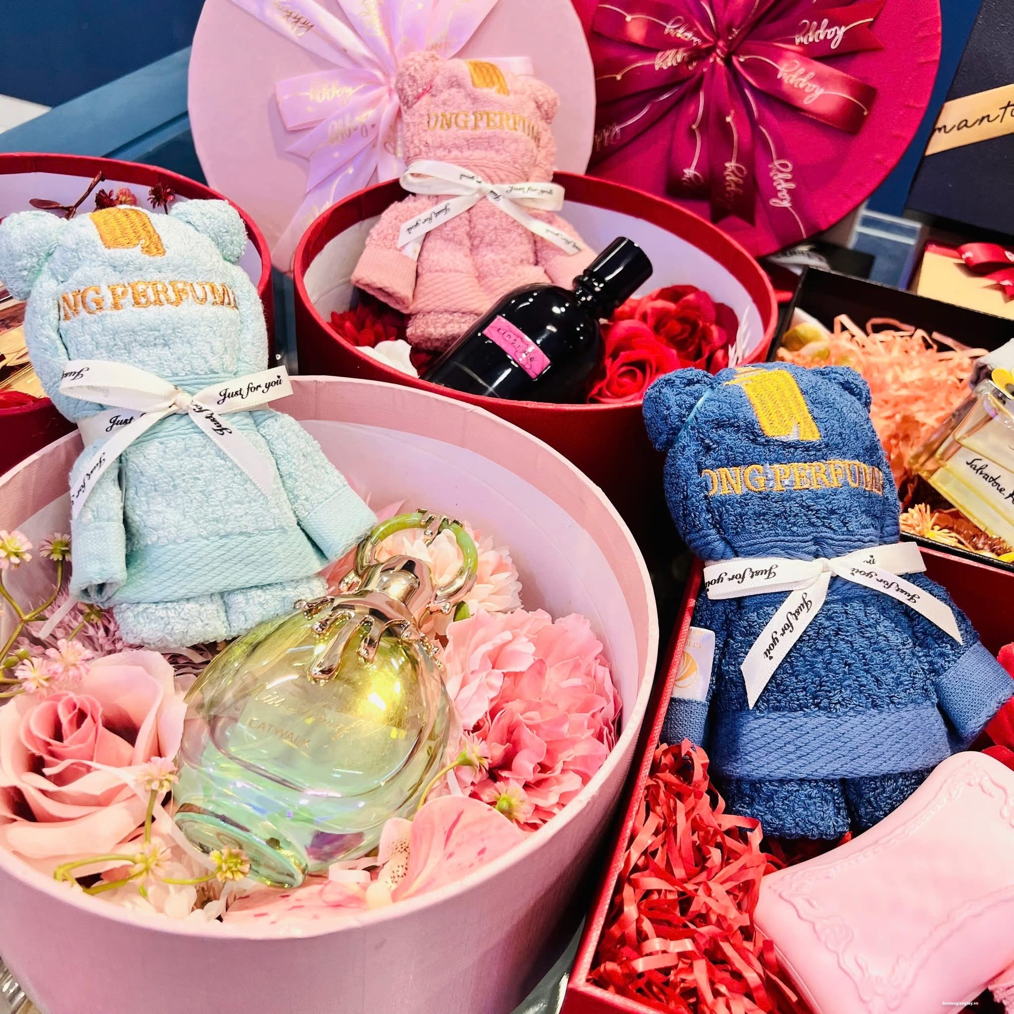 BỘ 2 ĐÔI KHĂN GẤU - QUÀ TẶNG VALENTINE'S DAY